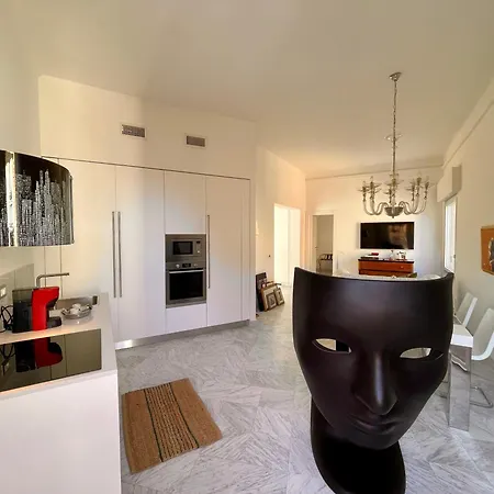 Daire Andrews Luxury La Spezia